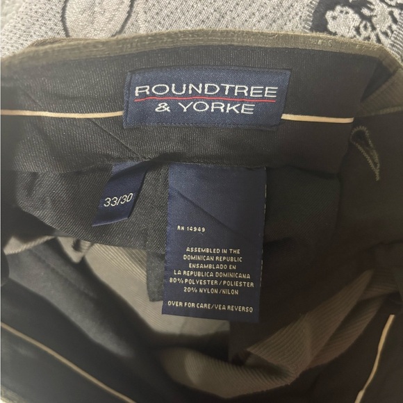 Roundtree & Yorke Green Chinos with Classic Fit - Picture 2 of 4